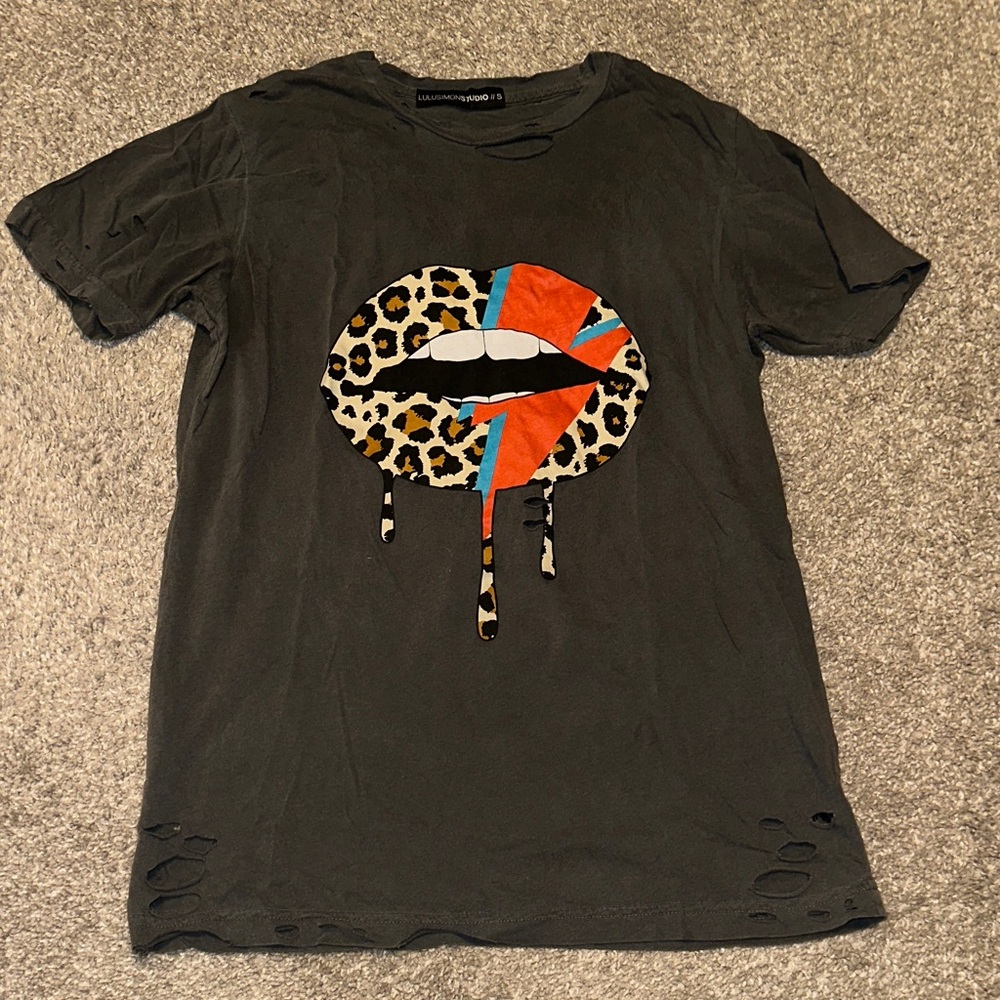 Lulusimon Studio Small Tattered Grey Tee Shirt Leopard Lip